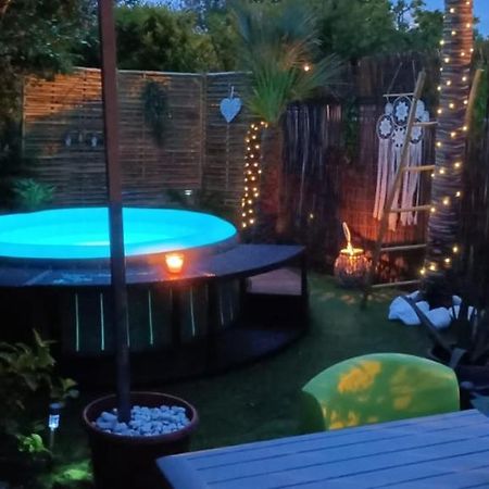 Studio Zure Ondoan - Spa Et Piscine Chauffee Tarnos Ngoại thất bức ảnh